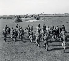 Anti Diver Battery Suffolk 1944.jpg